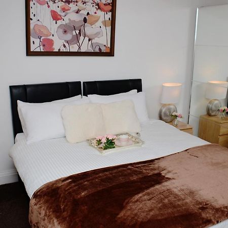 29Ew Dreams Unlimited Serviced Accommodation- Staines - Heathrow Stanwell Dış mekan fotoğraf
