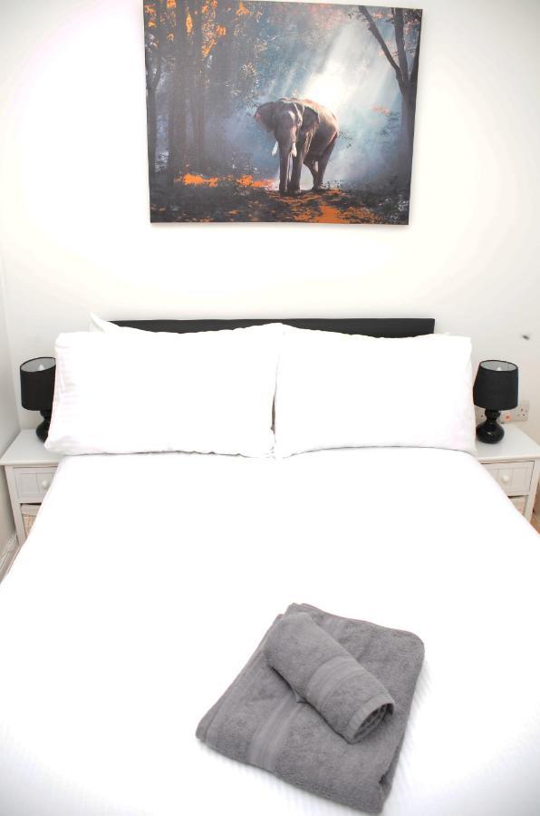 29Ew Dreams Unlimited Serviced Accommodation- Staines - Heathrow Stanwell Dış mekan fotoğraf
