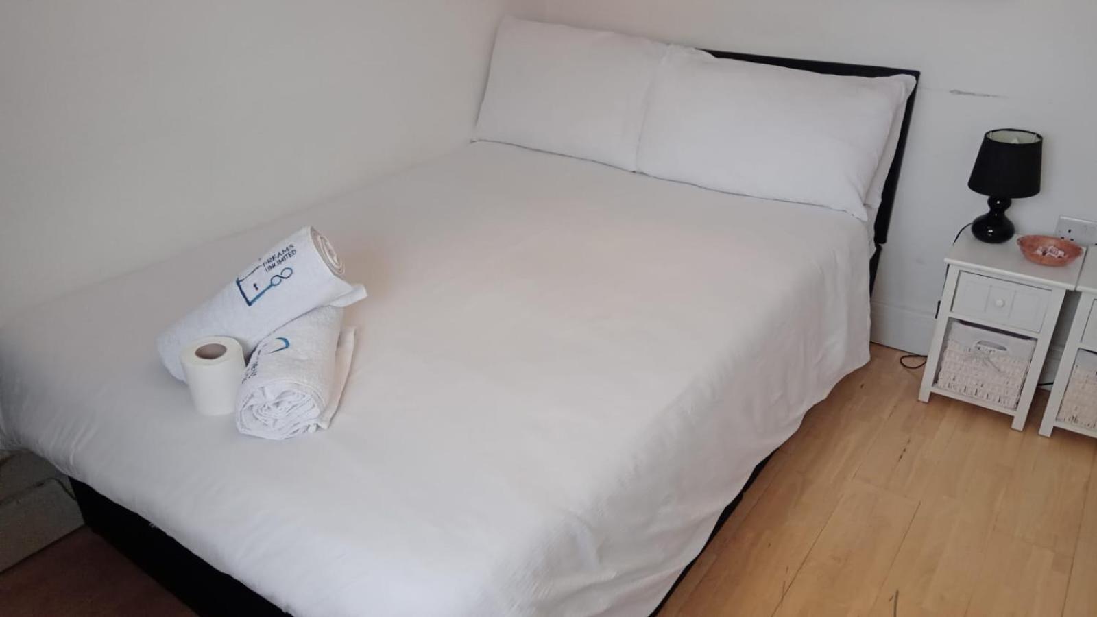 29Ew Dreams Unlimited Serviced Accommodation- Staines - Heathrow Stanwell Dış mekan fotoğraf